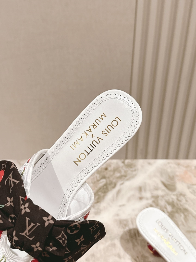 l0vis Vvtt0n slippers